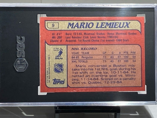 1985-86 TOPPS #9 MARIO LEMIEUX ROOKIE SGC GRADED 7 - Goldstar Mint 